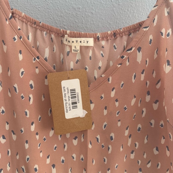 Baevely Tank - Picture 3 of 5